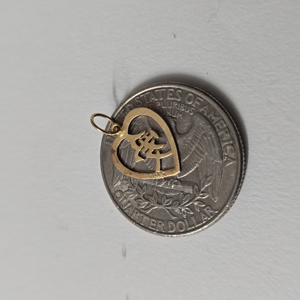 14K Gold Heart Pendant with Chinese Character - Picture 2 of 3